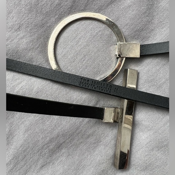 Limited Thin Leather Belt Black Silver Loop Contemporary Modern Womens M 32-34 - Picture 7 of 17